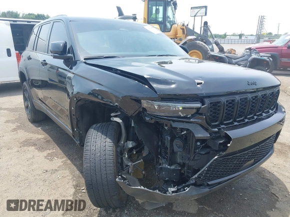 2023 Jeep Grand Cherokee Laredo z VIN 1C4RJGAG7PC648078, wystawiony jako IAAI lot #42474047 z przebiegiem 25 663 mil mil oraz . Historia ofert i sprzedaży dostępna na DreamBid. Obrazek 6.