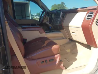 2014 Ford F-250 XL z VIN 1FT7W2BT2EEA24942, wystawiony jako IAAI lot #41955298 z przebiegiem 311 489 mil mil oraz . Historia ofert i sprzedaży dostępna na DreamBid. Obrazek 5.