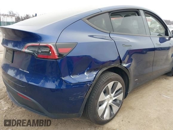 2024 Tesla Model Y Long Range with VIN 7SAYGDEE9RA269882, listed as a IAAI auction lot 41771485 with 18,145 mi miles. Bid and sale history available at carsss.com. Image 20.