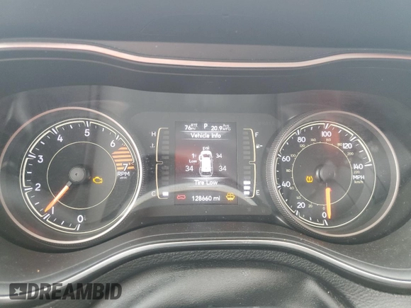2019 Jeep Cherokee Altitude z VIN 1C4PJLLB7KD286063, wystawiony jako Copart lot #55282685 z przebiegiem 128 660 mil mil oraz Szkoda całkowita • Salvage title. Historia ofert i sprzedaży dostępna na DreamBid. Obrazek 9.
