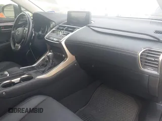 2021 Lexus NX 300 z VIN JTJDARBZ4M2192951, wystawiony jako IAAI lot #42260921 z przebiegiem 21 541 mil mil oraz . Historia ofert i sprzedaży dostępna na DreamBid. Obrazek 5.
