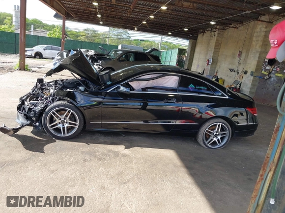 2014 Mercedes-Benz E 350 with VIN WDDKJ8JB1EF286035, listed as a IAAI auction lot 42289616 with 147,814 mi miles and . Bid and sale history available at DreamBid. Image 14.