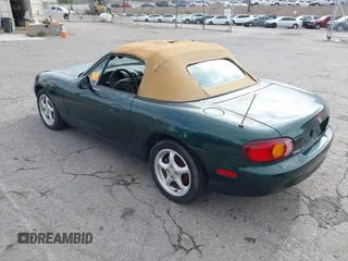 1999 Mazda MX-5 Miata z VIN JM1NB3531X0102955, wystawiony jako IAAI lot #42223214 z przebiegiem Nie podano mil oraz . Historia ofert i sprzedaży dostępna na DreamBid. Obrazek 3.