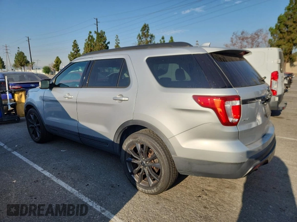 2017 Ford Explorer XLT z VIN 1FM5K7D81HGA03724, wystawiony jako Copart lot #65273065 z przebiegiem 129 554 mil mil oraz Czysty tytuł • Clean title. Historia ofert i sprzedaży dostępna na DreamBid. Obrazek 2.