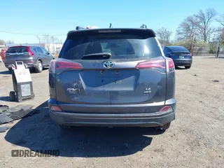 2018 Toyota RAV4 LE с VIN JTMBFREV2JJ211423, выставлен на аукционе IAAI как лот 42068521 с пробегом 85 089 миль миль и . История ставок и продаж доступна на DreamBid. Изображение 17.