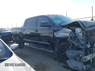 2017 Toyota Tundra 2WD SR5 with VIN 5TFEW5F13HX218518, listed as a IAAI auction lot 41281997 with 111,333 mi miles. Bid and sale history available at carsss.com. Image 13.