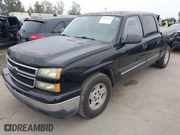 2006 Chevrolet Silverado 1500 LT1 with VIN 2GCEC13T961184876, listed as a IAAI auction lot 42174117 with 205,599 mi miles. Bid and sale history available at carsss.com. Image 2.