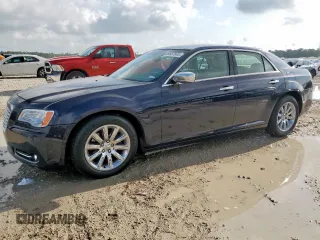 2012 Chrysler 300 Limited z VIN 2C3CCACG7CH275050, wystawiony jako Copart lot #59937545 z przebiegiem 199 737 mil mil oraz Czysty tytuł • Clean title. Historia ofert i sprzedaży dostępna na DreamBid. Obrazek 1.