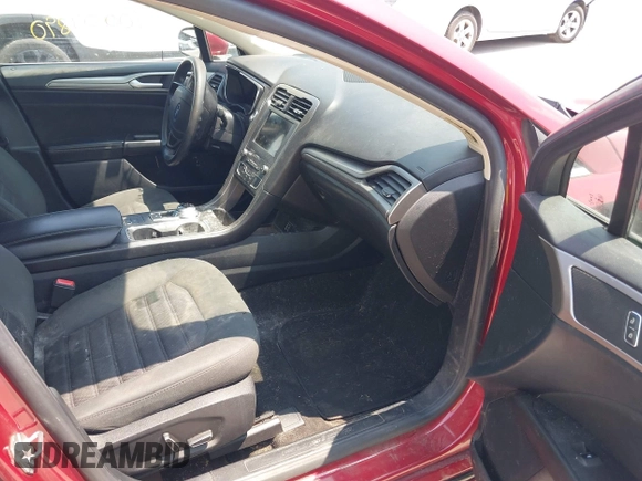 2019 Ford Fusion Hybrid SE with VIN 3FA6P0LU6KR243678, listed as a IAAI auction lot 40004890 with 138,533 mi miles. Bid and sale history available at carsss.com. Image 5.