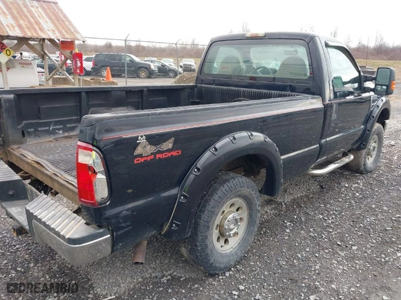 2010 Ford Super Duty F-250 SRW XL with VIN 1FTNF2B58AEA11843, listed as a IAAI auction lot 41853502 with 139,625 mi miles. Bid and sale history available at carsss.com. Image 4.