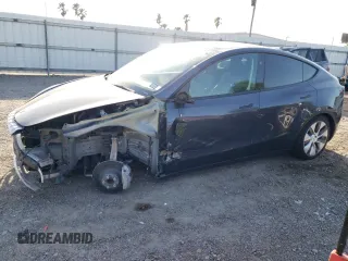 2023 Tesla Model Y z VIN 7SAYGDED8PF958836, wystawiony jako Copart lot #48893455 z przebiegiem 19 040 mil mil oraz Szkoda całkowita • Salvage title. Historia ofert i sprzedaży dostępna na DreamBid. Obrazek 1.