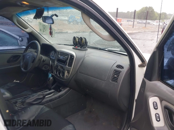 2005 Ford Escape XLT with VIN 1FMCU03195KB11045, listed as a IAAI auction lot 42366299 with 280,737 mi miles and . Bid and sale history available at DreamBid. Image 5.