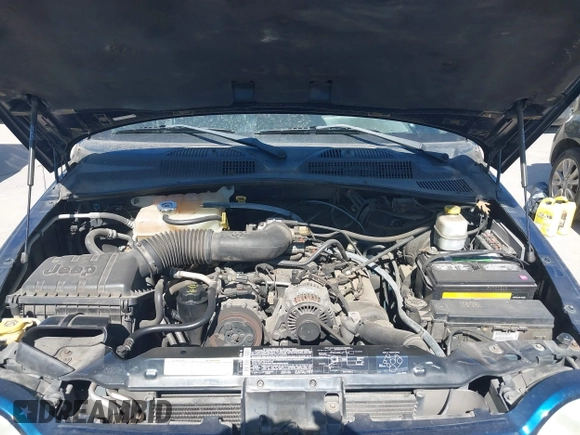 2005 Jeep Liberty Sport with VIN 1J4GK48K05W500812, listed as a IAAI auction lot 41832180 with 138,254 mi miles. Bid and sale history available at carsss.com. Image 10.