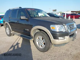 2007 Ford Explorer Eddie Bauer with VIN 1FMEU74E97UB21570, listed as a IAAI auction lot 41999100 with 203,883 mi miles. Bid and sale history available at carsss.com. Image 1.