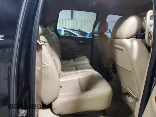 2010 Chevrolet Avalanche LTZ z VIN 3GNVKGE04AG290474, wystawiony jako Copart lot #51571895 z przebiegiem 130 497 mil mil oraz Szkoda całkowita • Salvage title. Historia ofert i sprzedaży dostępna na DreamBid. Obrazek 10.