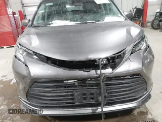 2021 Toyota Sienna XLE with VIN 5TDYSKFC4MS031961, listed as a IAAI auction lot 41601788 with 56,640 mi miles. Bid and sale history available at carsss.com. Image 6.