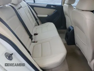 2013 Volkswagen Jetta SE z VIN 3VWBX7AJXDM432714, wystawiony jako Copart lot #61093845 z przebiegiem 69 098 mil mil oraz Czysty tytuł • Clean title. Historia ofert i sprzedaży dostępna na DreamBid. Obrazek 10.