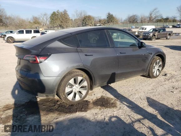 2022 Tesla Model Y Long Range with VIN 7SAYGDEE6NF331851, listed as a Copart auction lot 43600955 with 32,680 mi miles and Salvage Title. Bid and sale history available at DreamBid. Image 3.