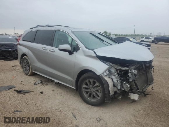 2021 Toyota Sienna XLE with VIN 5TDYRKEC5MS072144, listed as a Copart auction lot 51574645 with 41,137 mi miles and Salvage Title. Bid and sale history available at DreamBid. Image 4.
