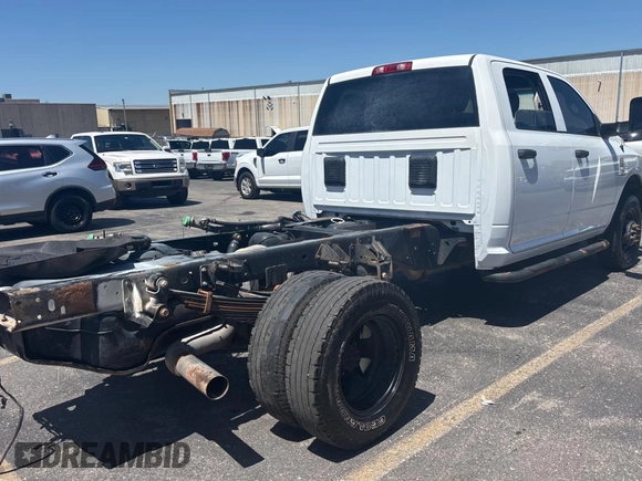 2018 Ram 3500 Tradesman z VIN 3C7WRTCL4JG346558, wystawiony jako Copart lot #54569225 z przebiegiem 255 163 mil mil oraz Czysty tytuł • Clean title. Historia ofert i sprzedaży dostępna na DreamBid. Obrazek 4.