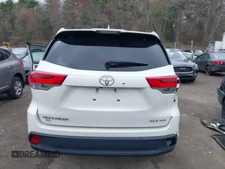 2019 Toyota Highlander SE with VIN 5TDJZRFH3KS629568, listed as a IAAI auction lot 42037373 with 93,358 mi miles and . Bid and sale history available at DreamBid. Image 16.