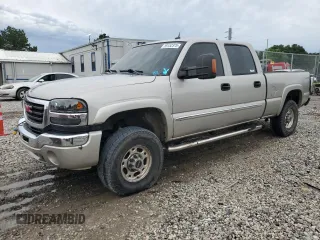 2005 GMC Sierra 2500HD SLE with VIN 1GTHK23255F803039, listed as a Copart auction lot 59152375 with 231,871 mi miles and Salvage title. Bid and sale history available at DreamBid. Image 1.