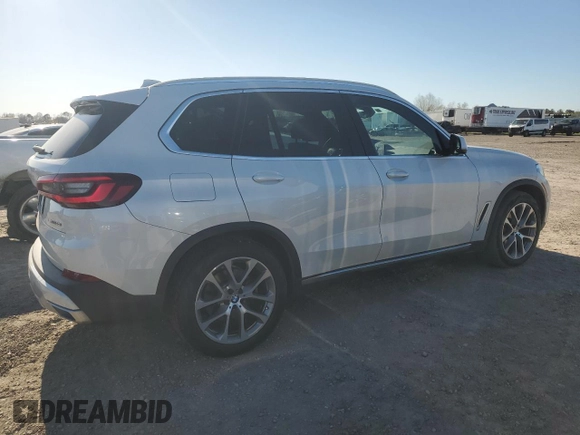 2022 BMW X5 sDrive40i with VIN 5UXCR4C07N9K91362, listed as a Copart auction lot 47933285 with 61,766 mi miles and Salvage Title. Bid and sale history available at carsss.com. Image 3.