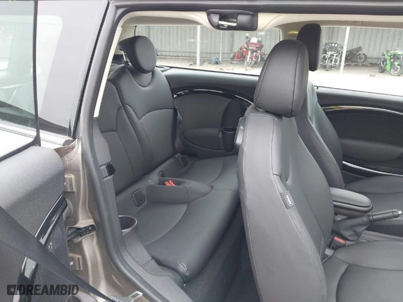 2013 MINI Cooper Clubman with VIN WMWZF3C51DT489508, listed as a IAAI auction lot 41748025 with 65,305 mi miles. Bid and sale history available at carsss.com. Image 8.