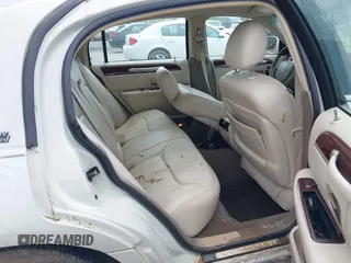 2005 Lincoln Town Car Signature Limited z VIN 1LNHM82W35Y654826, wystawiony jako IAAI lot #42334790 z przebiegiem 96 113 mil mil oraz . Historia ofert i sprzedaży dostępna na DreamBid. Obrazek 8.