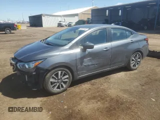 2021 Nissan Versa SV z VIN 3N1CN8EV7ML877260, wystawiony jako Copart lot #55695855 z przebiegiem 71 305 mil mil oraz Szkoda całkowita • Salvage title. Historia ofert i sprzedaży dostępna na DreamBid. Obrazek 1.