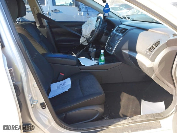 2016 Nissan Altima 2.5 SL with VIN 1N4AL3AP8GC112214, listed as a IAAI auction lot 41328138 with 131,288 mi miles. Bid and sale history available at carsss.com. Image 5.