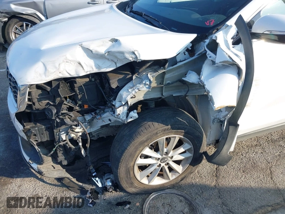 2019 Kia Sorento S V6 with VIN 5XYPG4A52KG558439, listed as a IAAI auction lot 41462127 with 73,552 mi miles. Bid and sale history available at carsss.com. Image 6.