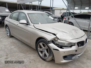2015 BMW 3 Series 328i z VIN WBA3A5G56FNP35079, wystawiony jako IAAI lot #42032900 z przebiegiem 107 862 mil mil oraz . Historia ofert i sprzedaży dostępna na DreamBid. Obrazek 1.