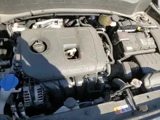 2024 Kia Seltos S z VIN KNDEU2AA0R7665398, wystawiony jako Copart lot #49132645 z przebiegiem 5 917 mil mil oraz Szkoda całkowita • Salvage title. Historia ofert i sprzedaży dostępna na DreamBid. Obrazek 14.