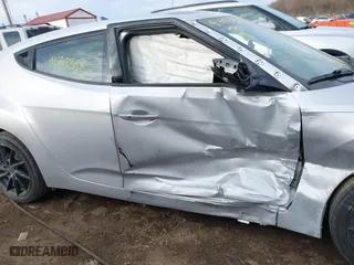 2015 Hyundai Veloster RE:FLEX with VIN KMHTC6AD8FU233646, listed as a IAAI auction lot 41719338 with 171,110 mi miles. Bid and sale history available at carsss.com. Image 13.