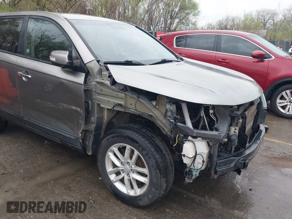 2014 Kia Sorento LX with VIN 5XYKT3A67EG477367, listed as a IAAI auction lot 41911249 with 172,320 mi miles and . Bid and sale history available at DreamBid. Image 6.