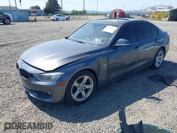 2014 BMW 3 Series 328i z VIN WBA3C1C58EK107050, wystawiony jako IAAI lot #42141433 z przebiegiem Nie podano mil oraz . Historia ofert i sprzedaży dostępna na DreamBid. Obrazek 16.