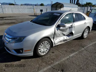 2010 Ford Fusion Hybrid z VIN 3FADP0L31AR258408, wystawiony jako Copart lot #46703935 z przebiegiem 151 402 mil mil oraz Szkody całkowita. Historia ofert i sprzedaży dostępna na DreamBid. Obrazek 1.