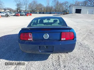 2007 Ford Mustang Deluxe with VIN 1ZVFT80N575315401, listed as a IAAI auction lot 41698515 with 157,141 mi miles. Bid and sale history available at carsss.com. Image 17.