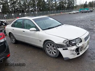 2005 Volvo S80 with VIN YV1TH592651401992, listed as a IAAI auction lot 41488954 with 83,461 mi miles. Bid and sale history available at carsss.com. Image 13.