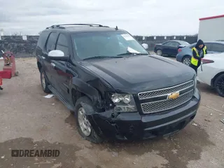 2012 Chevrolet Tahoe LS z VIN 1GNSCAE06CR177058, wystawiony jako IAAI lot #41168492 z przebiegiem 155 819 mil mil oraz . Historia ofert i sprzedaży dostępna na DreamBid. Obrazek 1.