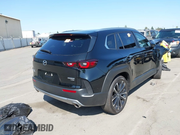 2023 Mazda CX-50 Meridian Edition z VIN 7MMVABXY1PN149136, wystawiony jako IAAI lot #42587764 z przebiegiem 4 748 mil mil oraz . Historia ofert i sprzedaży dostępna na DreamBid. Obrazek 4.