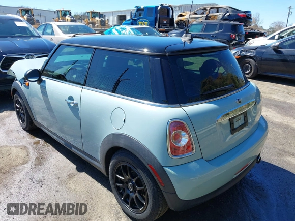 2011 MINI Hardtop with VIN WMWSU3C50BT098662, listed as a IAAI auction lot 41820600 with 109,061 mi miles and . Bid and sale history available at DreamBid. Image 3.