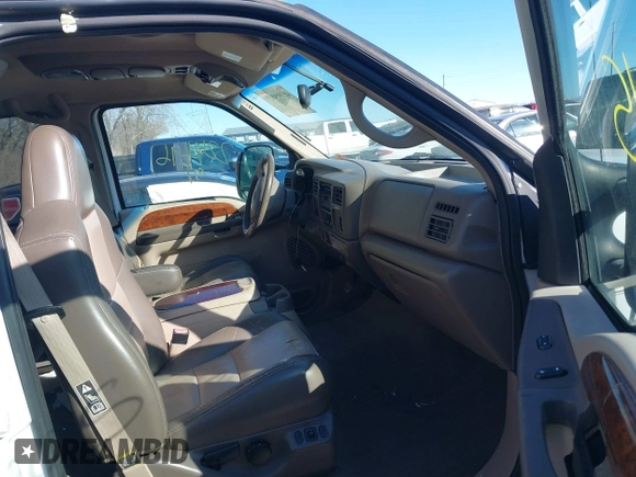 2002 Ford Excursion Limited z VIN 1FMNU43S32ED21966, wystawiony jako IAAI lot #41395015 z przebiegiem 224 696 mil mil oraz . Historia ofert i sprzedaży dostępna na DreamBid. Obrazek 5.