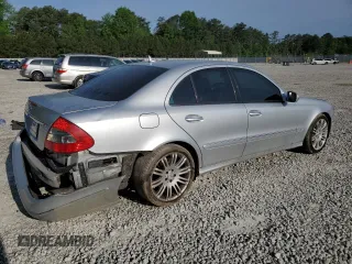 2007 Mercedes-Benz E 550 z VIN WDBUF72X17B045139, wystawiony jako Copart lot #55218075 z przebiegiem 148 304 mil mil oraz Szkoda całkowita • Salvage title. Historia ofert i sprzedaży dostępna na DreamBid. Obrazek 3.