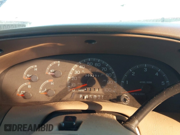 1998 Ford Expedition XLT with VIN 1FMRU1766WLA48035, listed as a IAAI auction lot 42680519 with 203,253 mi miles and . Bid and sale history available at DreamBid. Image 7.