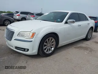 2012 Chrysler 300 Limited z VIN 2C3CCACG9CH249226, wystawiony jako IAAI lot #42256599 z przebiegiem Nie podano mil oraz . Historia ofert i sprzedaży dostępna na DreamBid. Obrazek 2.