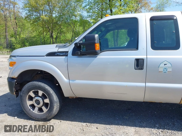 2013 Ford F-250 XL z VIN 1FT7X2B66DEA06885, wystawiony jako IAAI lot #42240723 z przebiegiem 136 062 mil mil oraz . Historia ofert i sprzedaży dostępna na DreamBid. Obrazek 6.