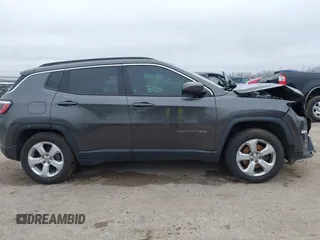 2018 Jeep Compass Latitude with VIN 3C4NJCBB4JT193275, listed as a IAAI auction lot 41491499 with 132,546 mi miles. Bid and sale history available at carsss.com. Image 13.