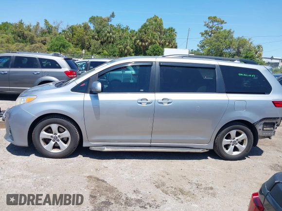 2018 Toyota Sienna LE Auto Access Seat with VIN 5TDKZ3DC0JS940186, listed as a IAAI auction lot 41991827 with 80,071 mi miles and . Bid and sale history available at DreamBid. Image 15.